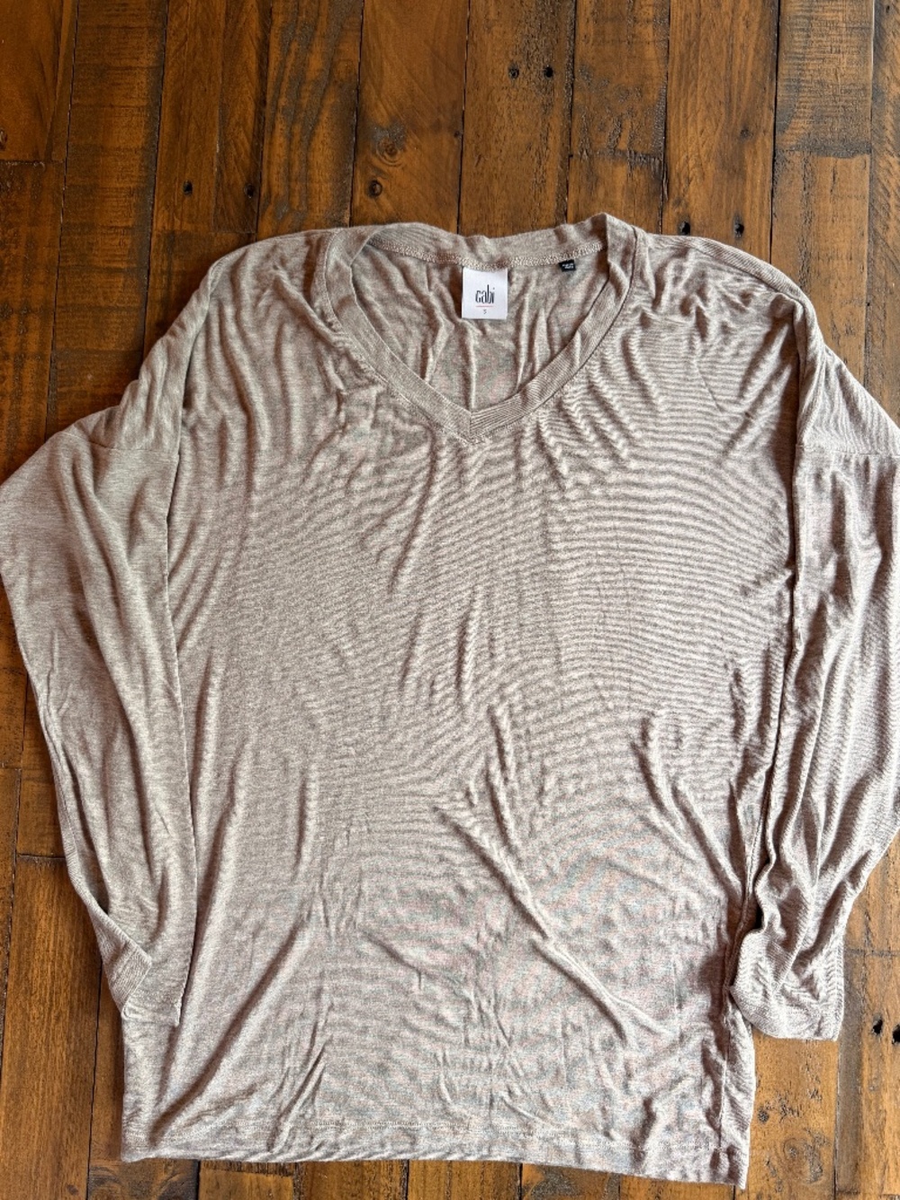 Cabi Serenity Tee Heather Taupe Long Sleeve V-Neck Top Size Small